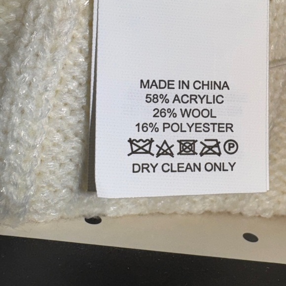 Kate Spade Cream Bow Beanie‎ And Glove Set Women’s One Size NEW - Picture 5 of 5